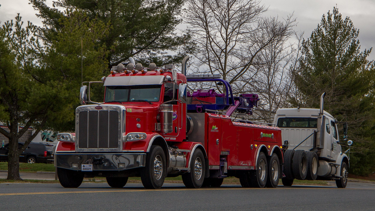 Heavy Duty Tow Truck Service Call Near Plantation FL